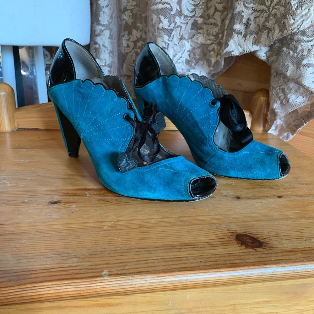 Poetic License Size 9.5 Teal Black Heels Twee Coquette Pinup Sexy 1950s Designer